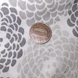 1975 No Mint Penny 