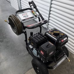 Simpson Commercial 4400 PSI Gas Pressure Washer With 5 Nozzles