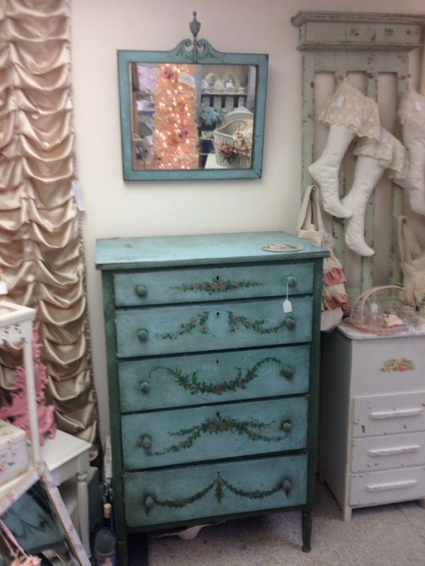 Turquoise bureau