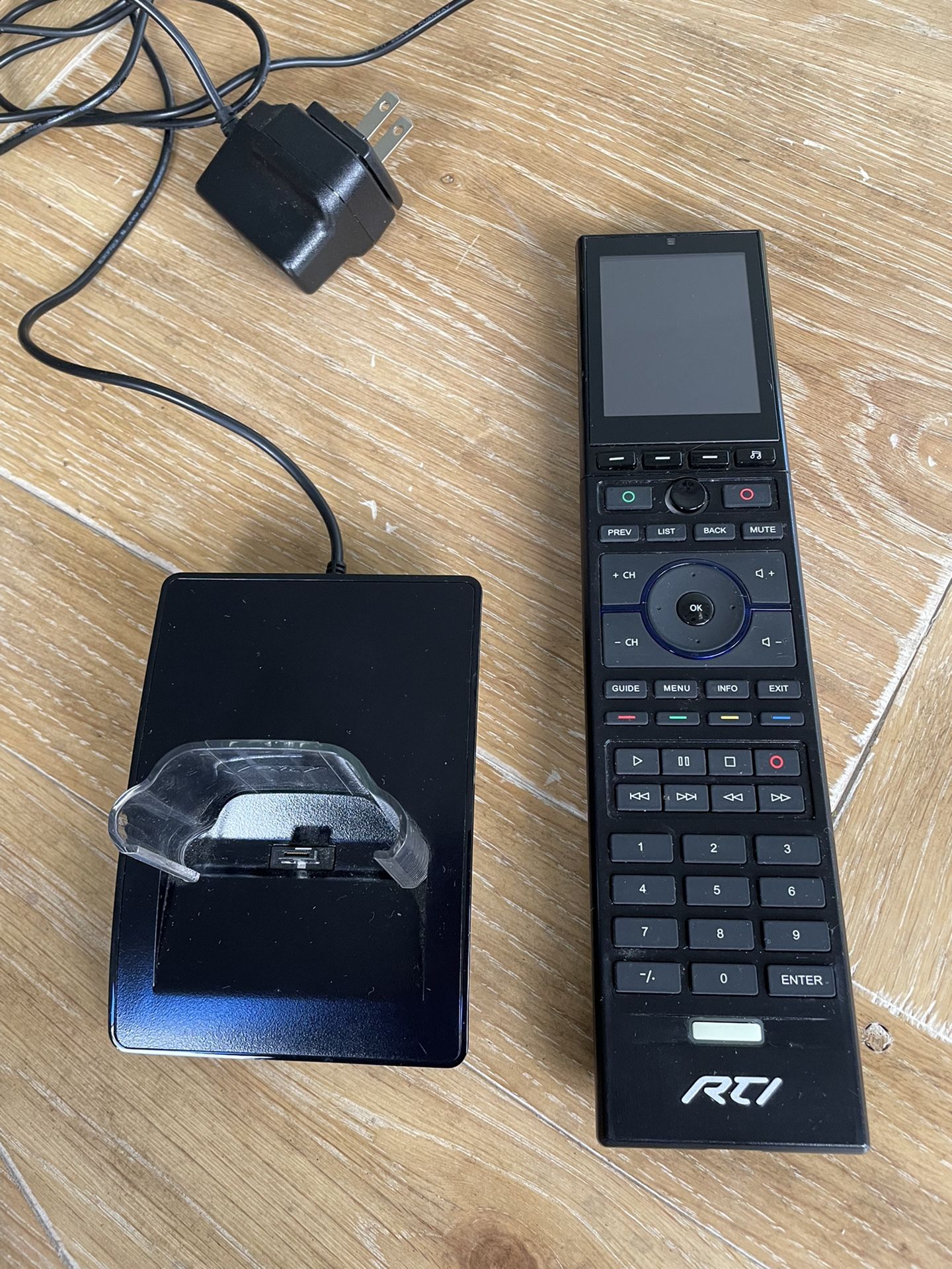 RTI T2x 2.8” Touchscreen 2.4Ghz Wifi Remote Control With Processor & Receiver