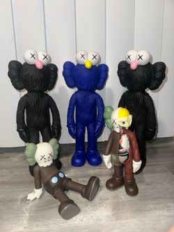 Kaws figures