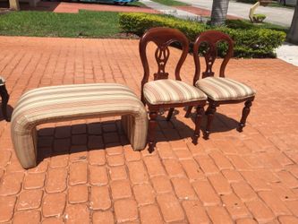 Chair set and ottoman