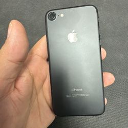 Apple, iPhone 7 32 GB AT&T or cricket wireless only