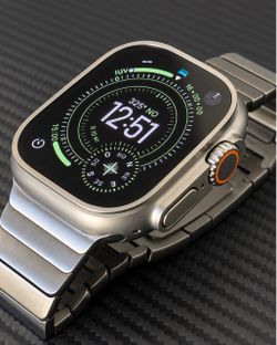 Apple Watch Ultra 2 Titanium