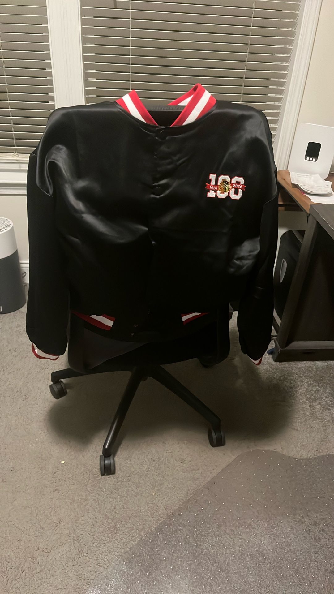 CHICAGO BLACKHAWKS SEASON TICKET HOLDER JACKET