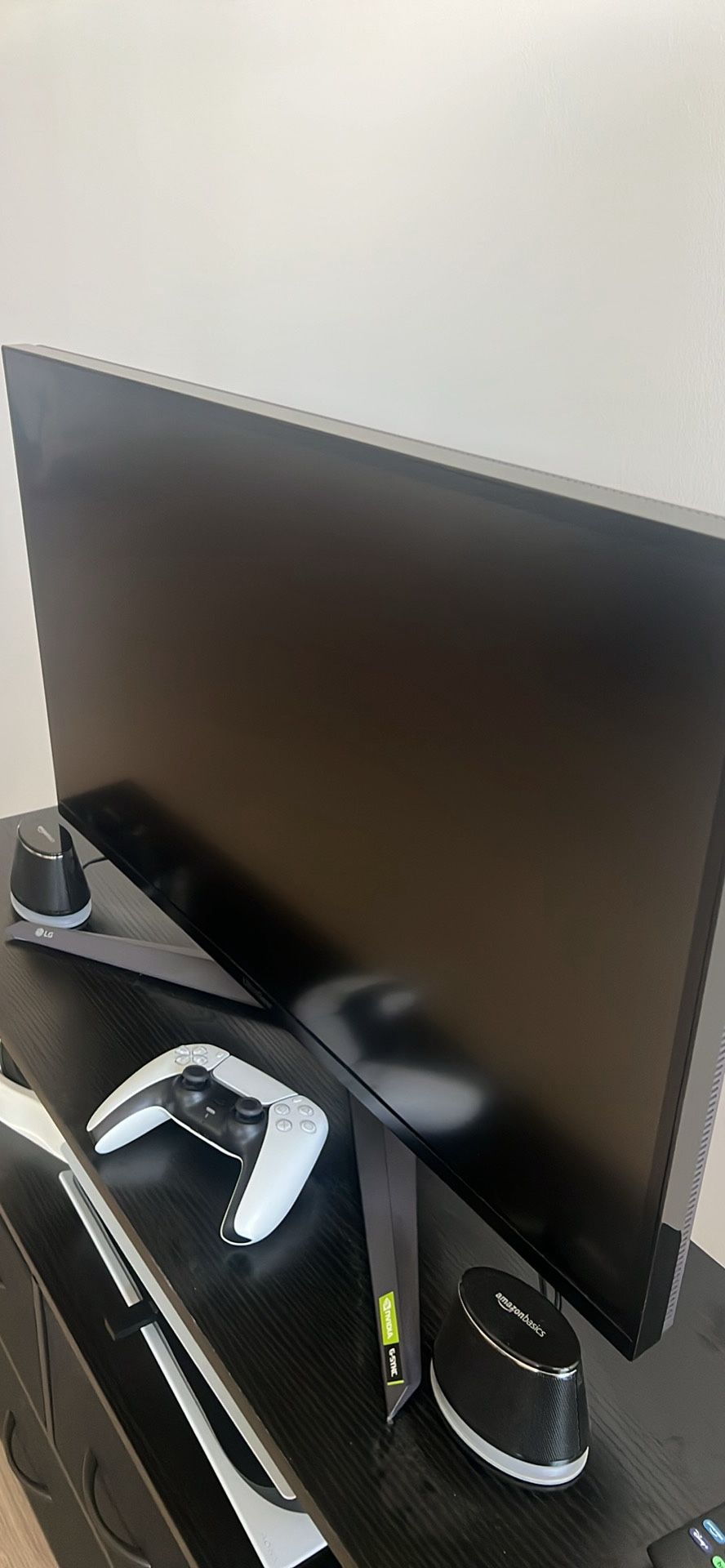 LG UltraGear 32” 4K UHD (3840x2160p) Gaming Monitor