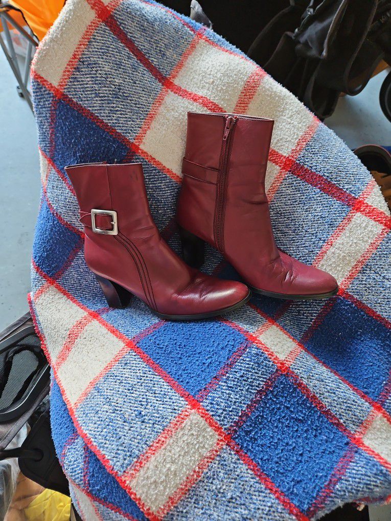 Dark Red / Maroon Womens Leather Boots