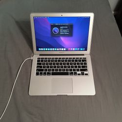 MacBook Air i5 1.6gz, 8GB RAM, 124GB Flash Storage 