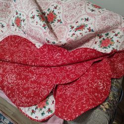 Quilt Pioneer Woman. King. Red And White. Reversible 