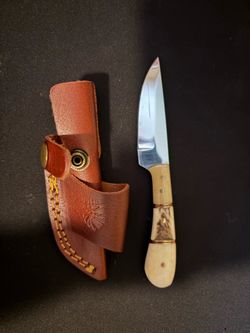 Fixed Blade D2 steel with Leather Sheath