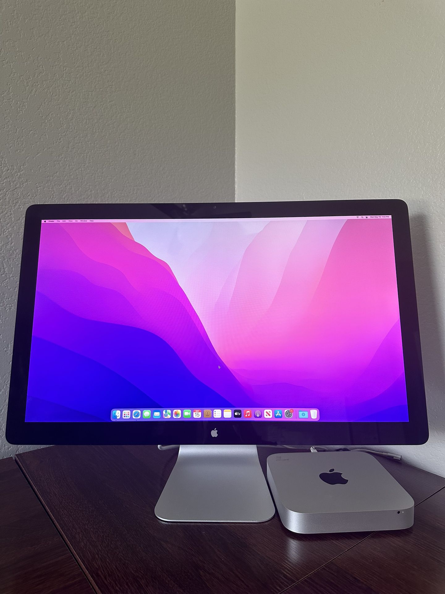 Mac Mini + Apple Display 