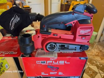 Milwaukee M18 FUEL Cordless Belt Sander