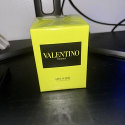 Valentino yellow dream