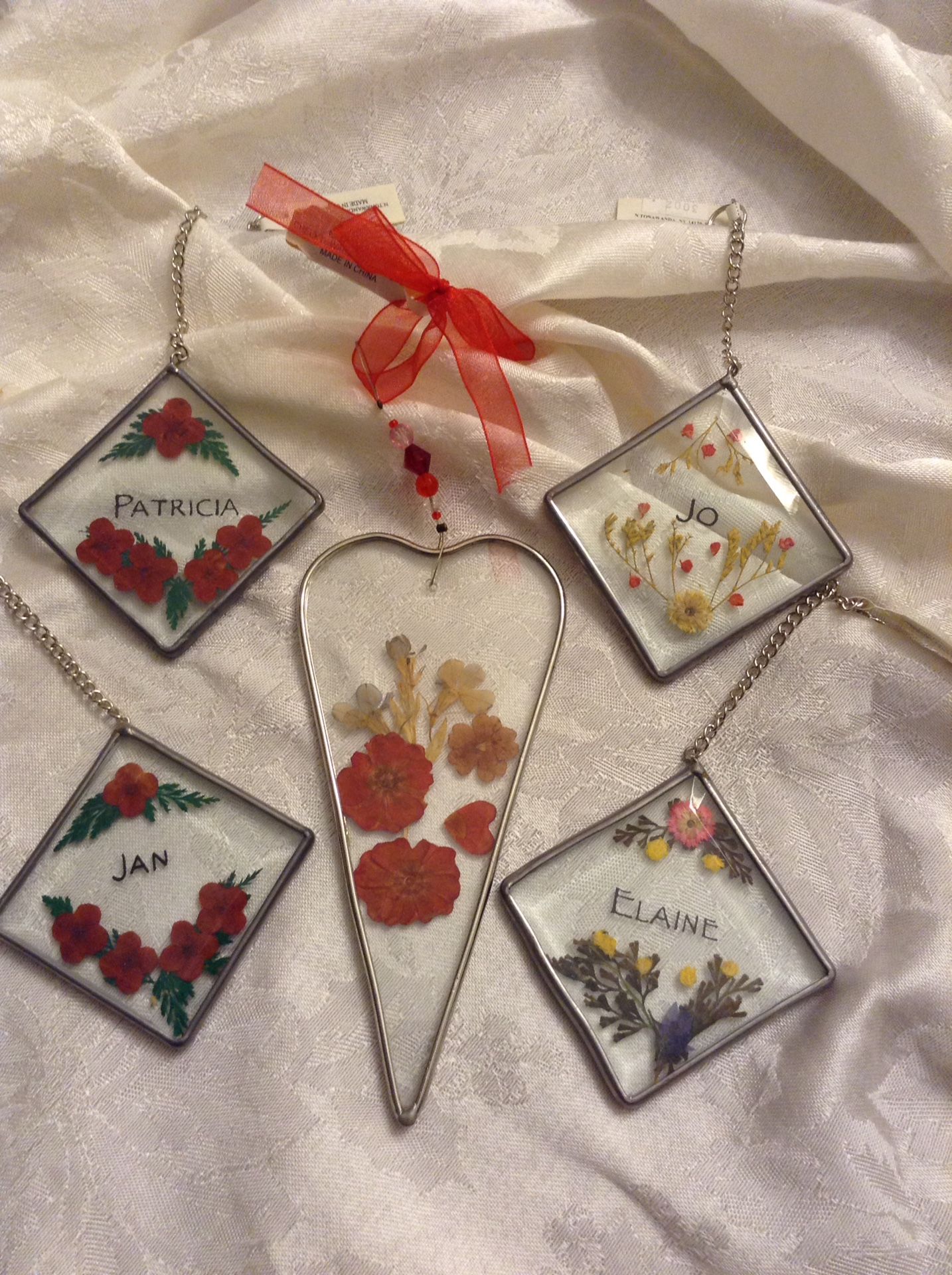 Beautiful pressed flower ornaments beveled glass - display also on a window or mirrors