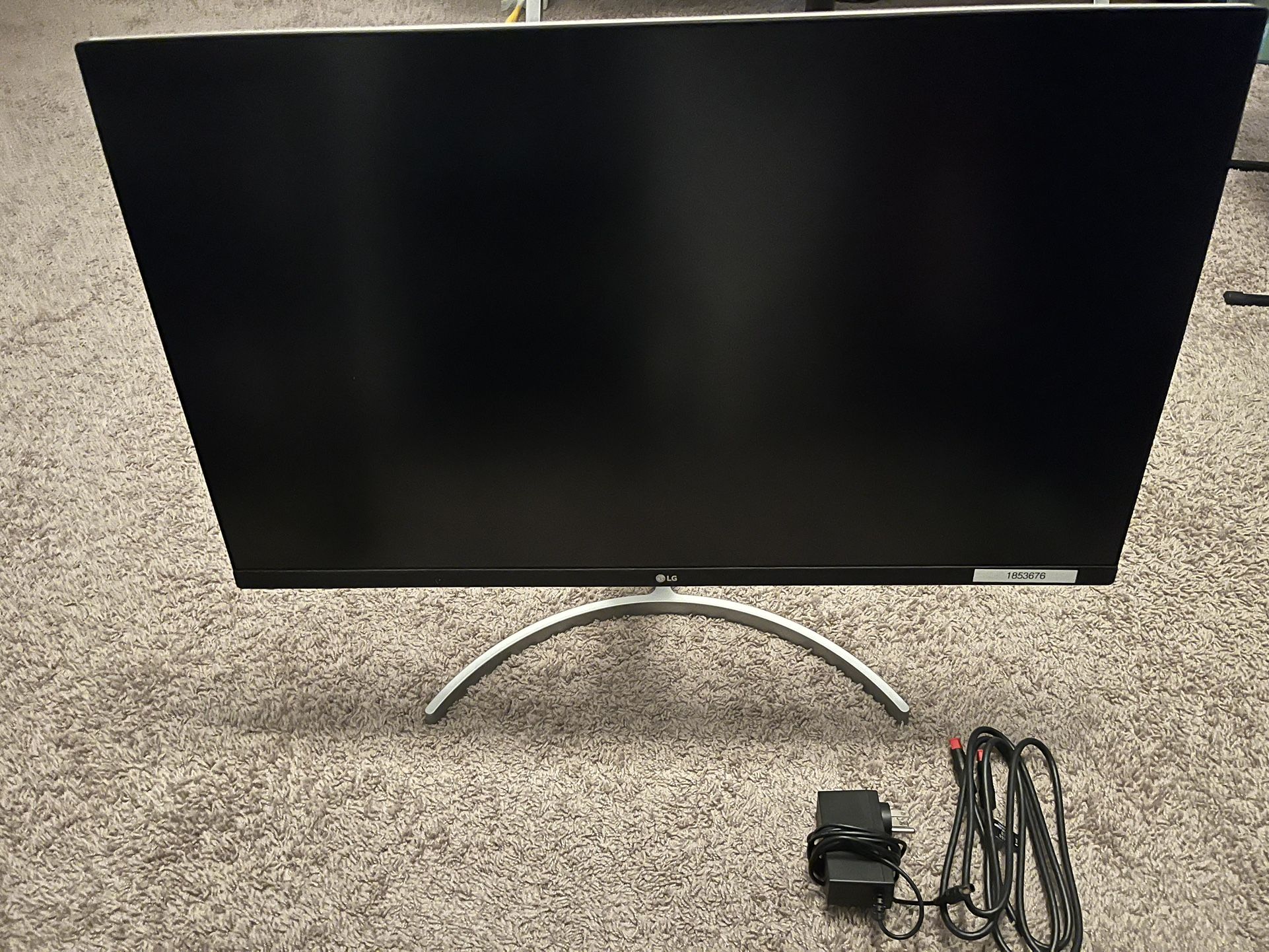 LG 32" Class Ultrafine UHD IPS Monitor