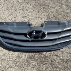 2011-2013 Hyundai Sonata Grille Assembly - Iridescent Silver Blue Pearl - OEM