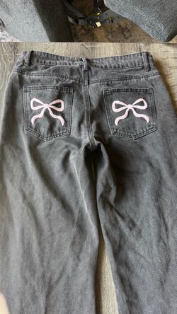 Edikted low rise black wash jeans bow embroidered