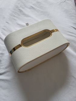 Elegant tissue box