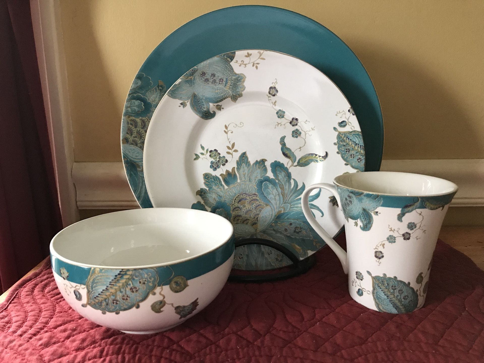 222 Fifth Eliza Teal Dinnerware
