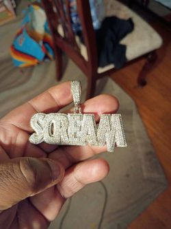 Scream pendant