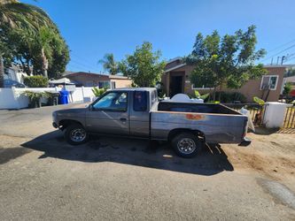 1990 Nissan Truck