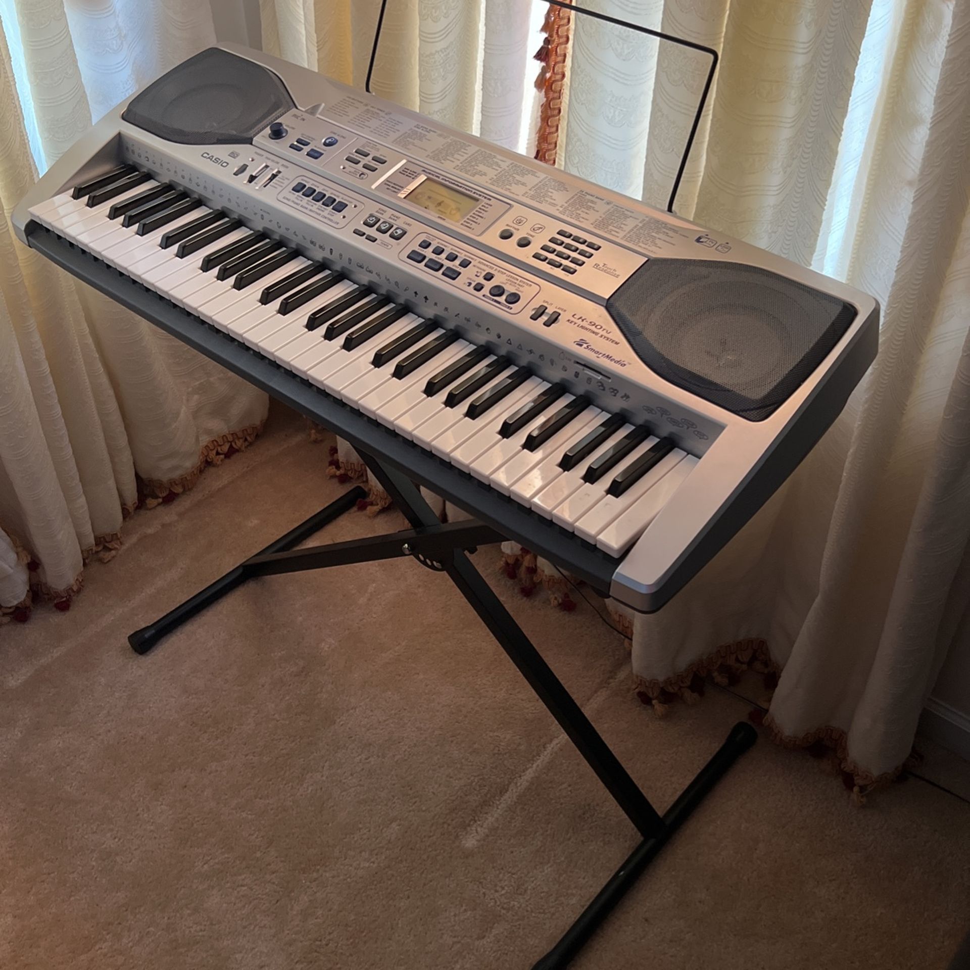 Casio LK90TV 61Key Lighted Keyboard with Karaoke Function + Sustain