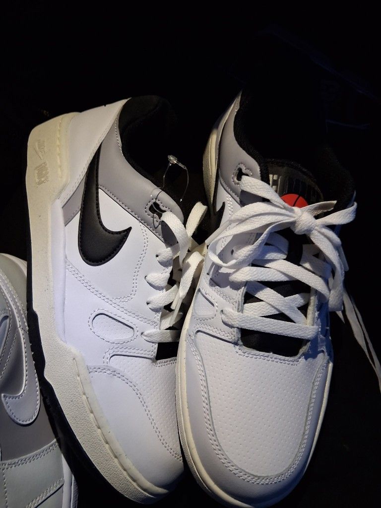 NIKE Air Force Lows Mens 9.5