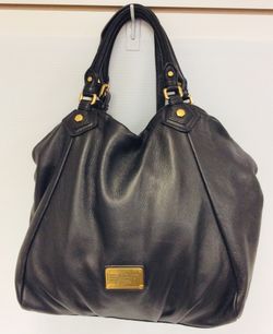 MARC JACOBS BLACK LEATHER BAG 15” /. 15”
