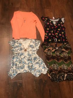 Tshirts size small pickup In Southwest Bakersfield