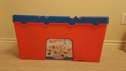 Hot Wheels Track Builder System Ultimate Stunt Box with Boosters and Launchers