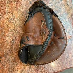 Mizuno Baseball Glove