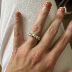 Engagement/wedding Ring