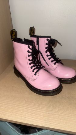 Pink Dr Martin boots
