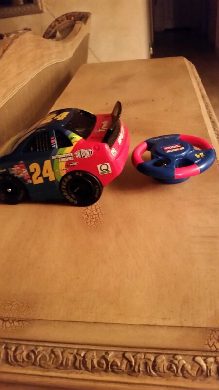 REMOTE CONTROL RACING CAR NEW