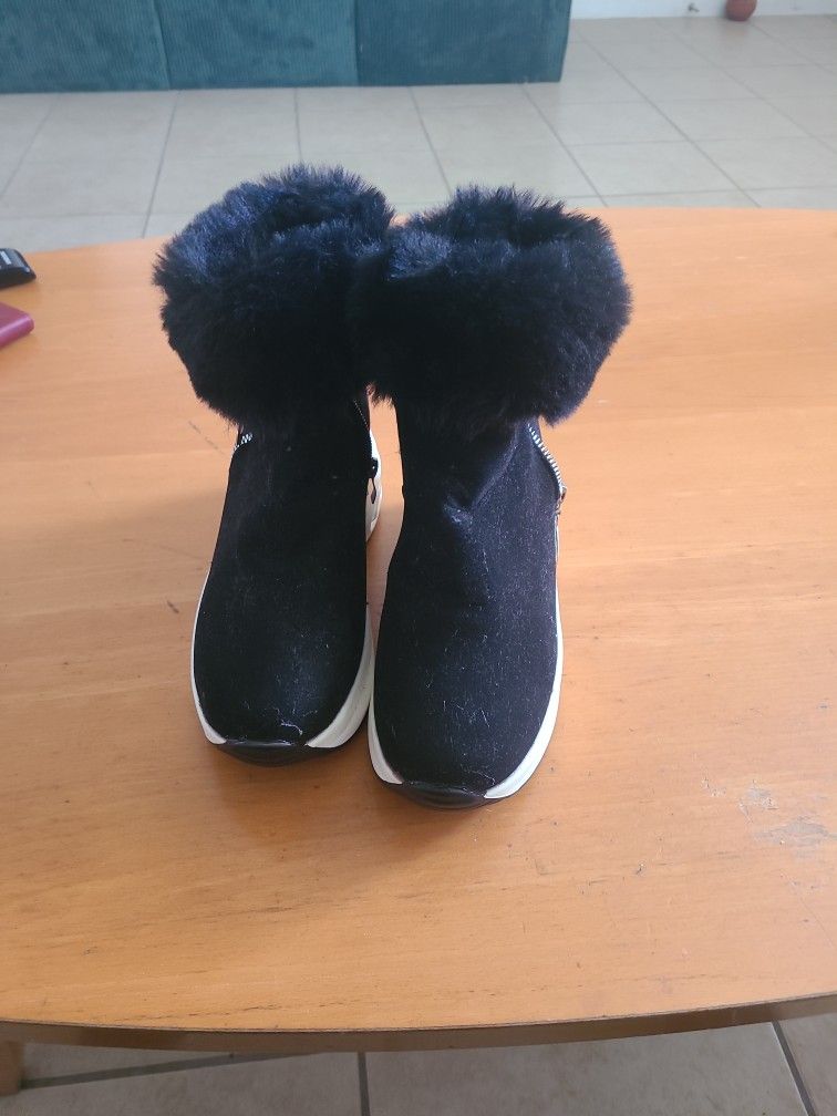 Brand New Women's. Dress Boots For Sale!!