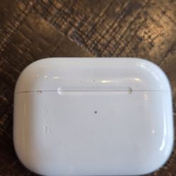 AIRPOD PRO USB C Port 
