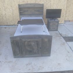 Kids Bed Set Lightly Used