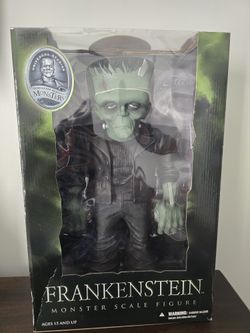 Frankenstein Monster Universal Mezco Toyz Monster Scale