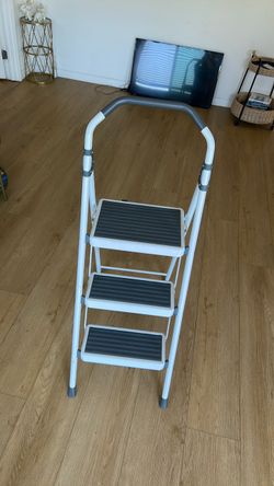3 steps ladder