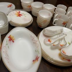 51-Piece Fine Dinnerware - Fine Glass With Gold rim
