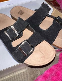 Brand new women sandals size 6