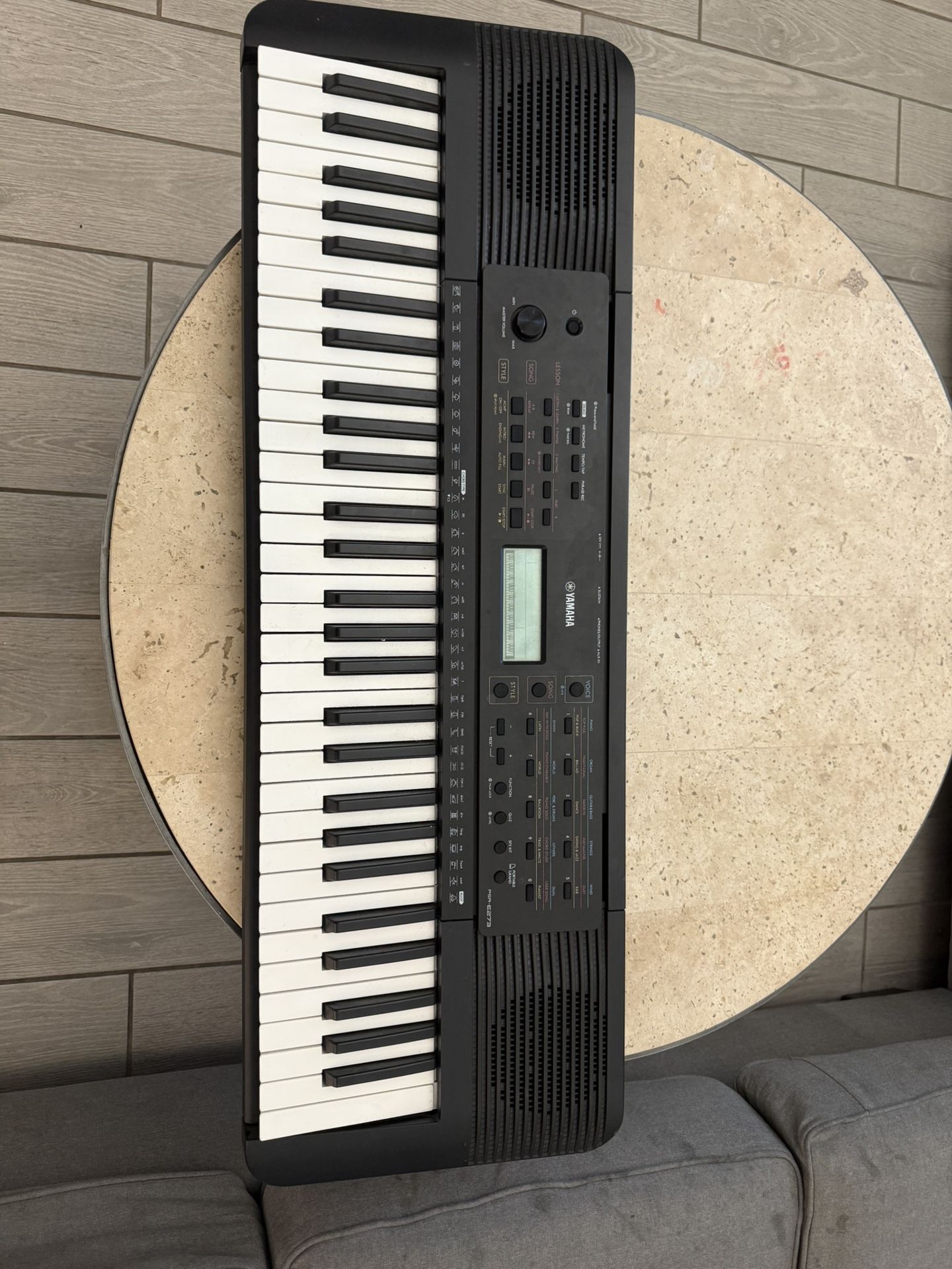 Yamaha PSR-E283 61-Key Portable Keyboard