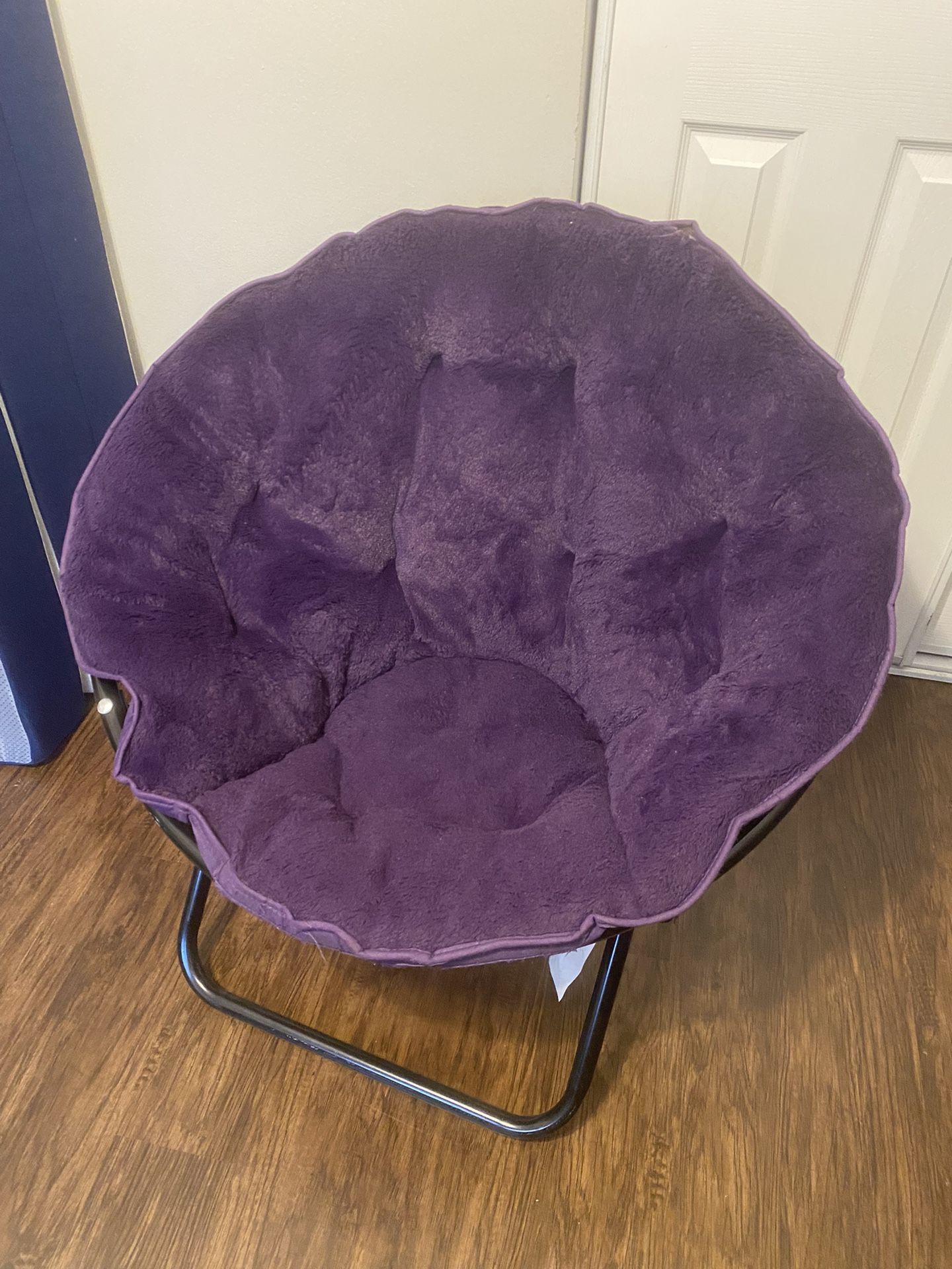 X-Large Foldable Purple Faux Fur Saucer/Dorm Chair