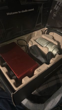 Focusrite 2i2  with mx990 mic