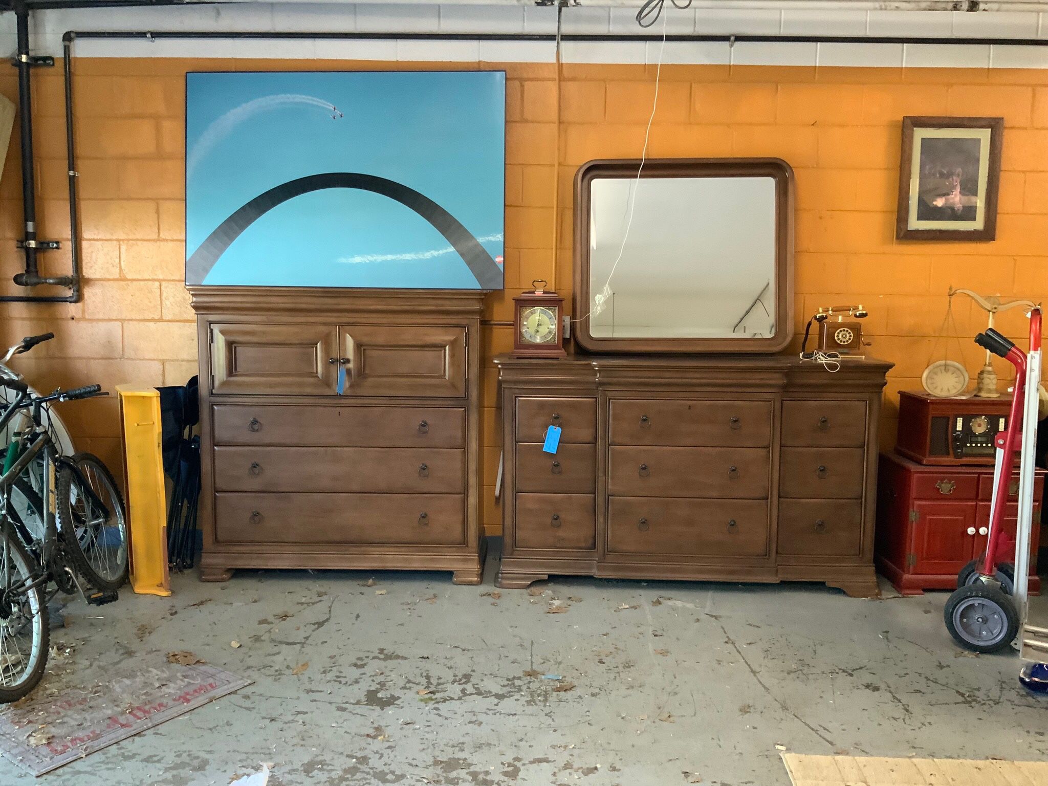 Large Five Piece Bedroom Set by Pennsylvania House For Sale