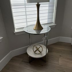 2 End Tables - Excellent Condition