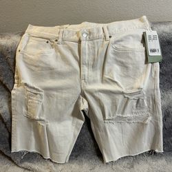 H&M white jean shorts nwt