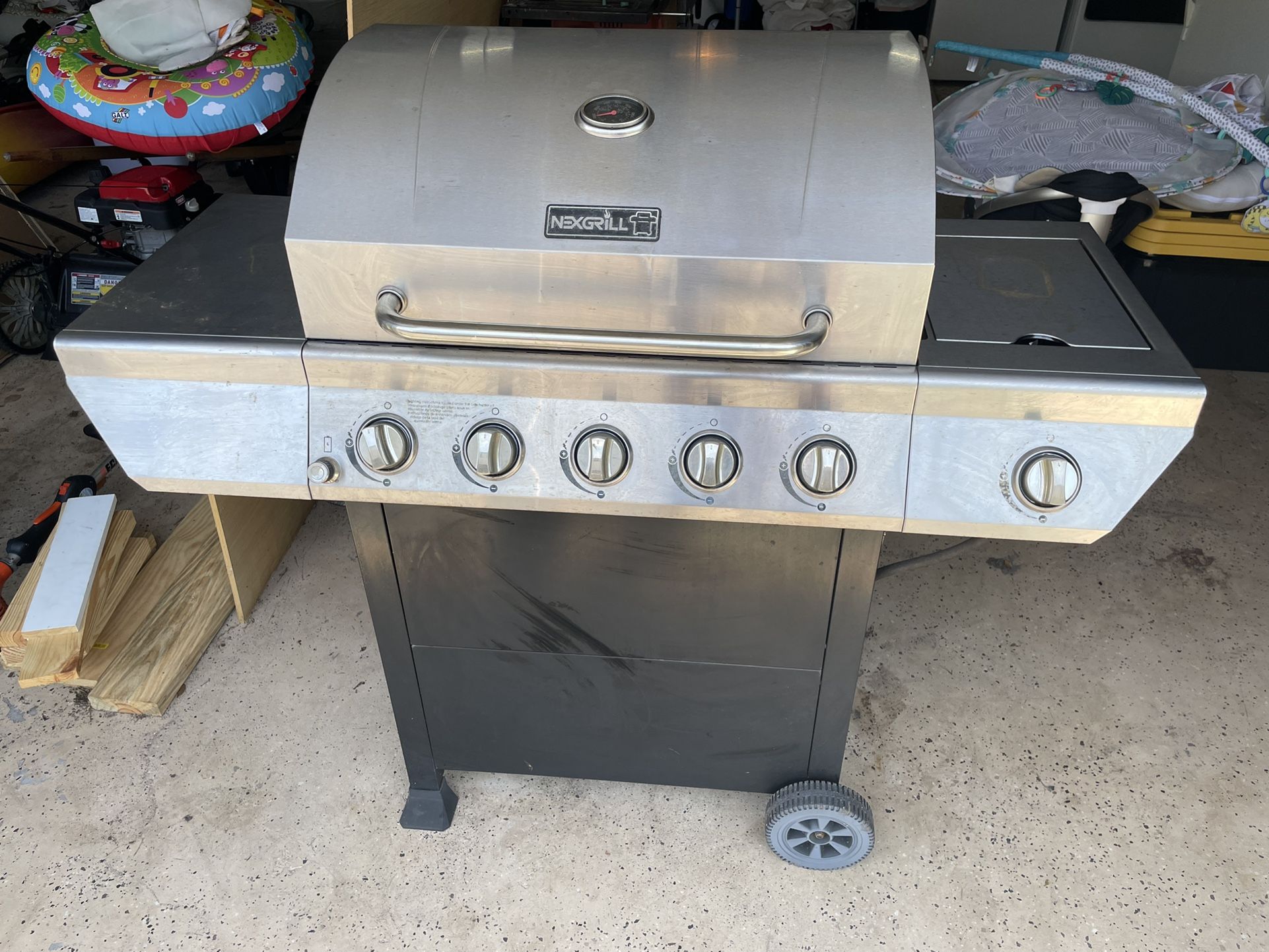 NexGrill 5 Burner Propane Grill for Sale in Orlando, FL OfferUp