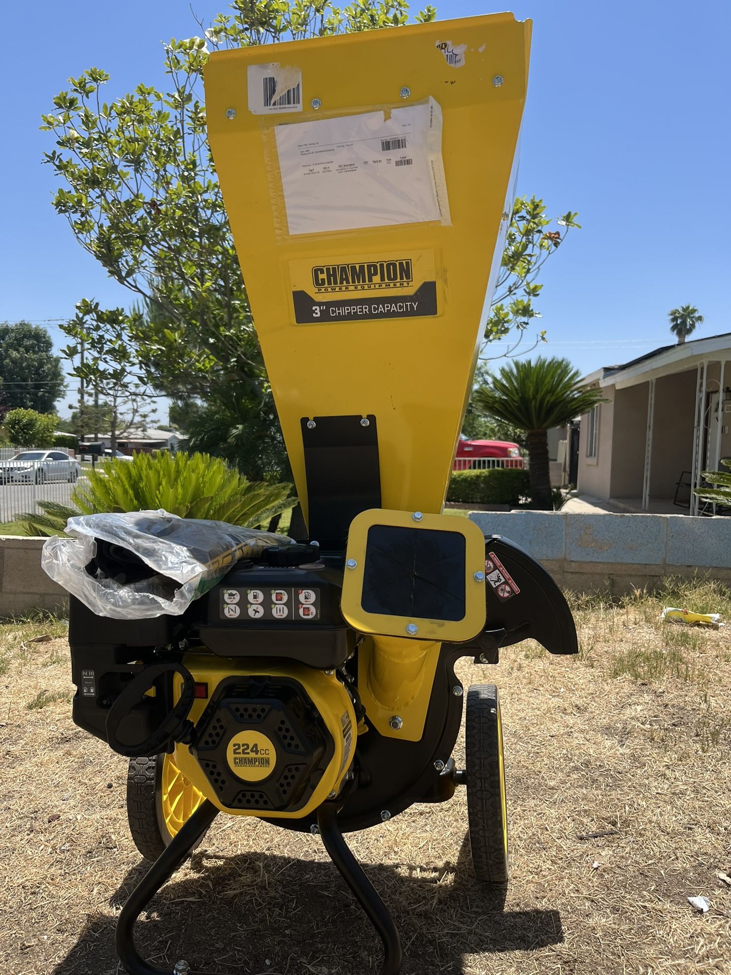 Champion Power Equipment 3 in. Dia 224 cc 2-in-1 Upright Gas Powered Wood Chipper Shredder