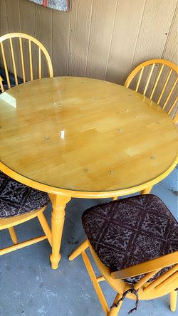Mesa con 4 sillas